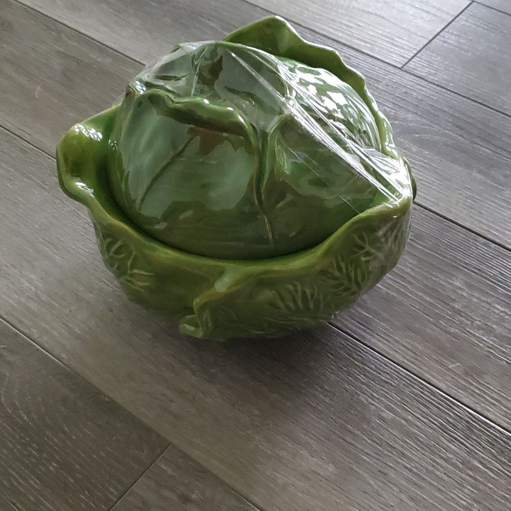 CABBAGE SHAPED CERAMIC JAR WITH LID